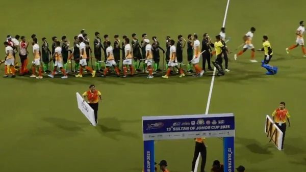 Hockey India Allows Handshakes with Pakistan Players Despite Asia Cup Controversy