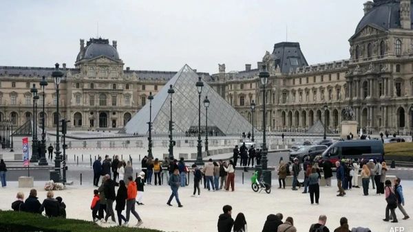 Louvre Museum Heist: Thieves Cracked Camera Security with a Single, Shockingly Simple Password