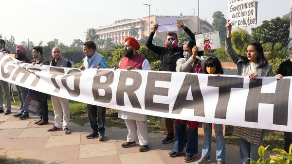 Delhi’s Smog Crisis And Supreme Court Dog Ruling Trigger Dual Protests At India Gate