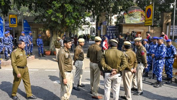 Red Fort Blast: Delhi LG Orders Major Security Overhaul; Chemical Purchases, Radical Posts To Face Tracking