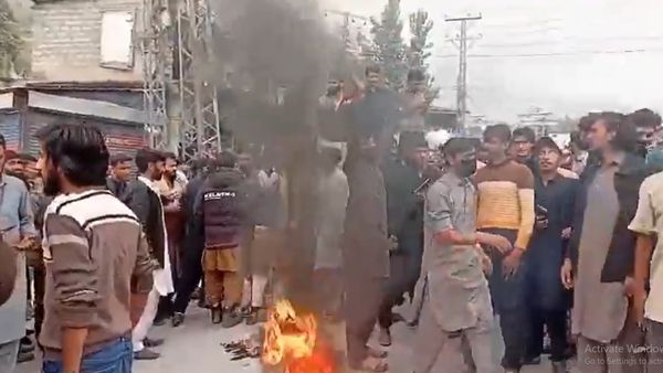 Student Protests in Pakistan-Occupied Kashmir Widen Into Anti-Government Unrest