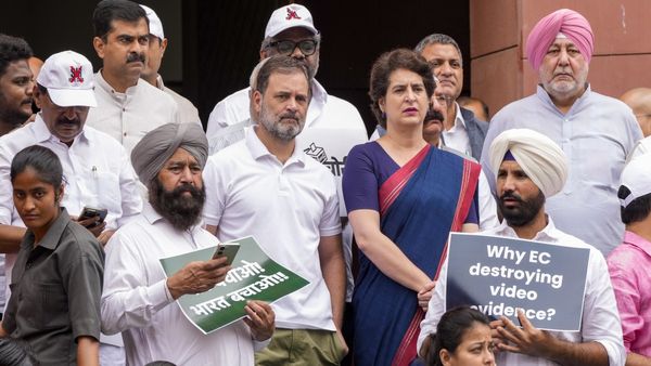 ‘Venomous Rhetoric’: 272 Former Judges, Bureaucrats Pen Open Letter Against Rahul Gandhi Over Remarks On EC