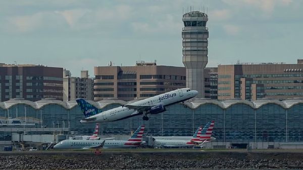 Bomb Threat on United Airlines Flight Halts Operations at Washington’s Reagan National Airport
