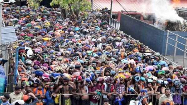 Near-Stampede at Sabarimala Prompts HC to Slash Spot Bookings to 5,000, Daily Darshan Limit Reduced to 75,000