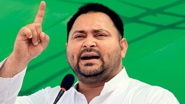 Bihar Polls: Battle for Muslim Votes Heats Up as Tejashwi Yadav Promises Muslim Deputy CM