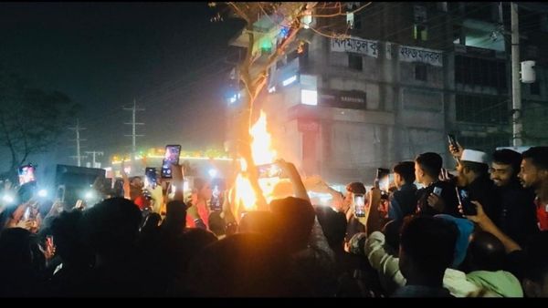 Purported Video of Muslim Mob Lynching & Hanging Hindu Youth In Bangladesh Shocks Internet