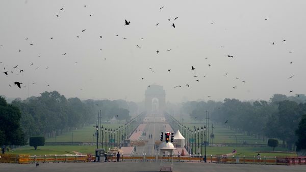 Delhi Chokes Under Severe Air Pollution as Dense Fog Hits Visibility, Flights Affected