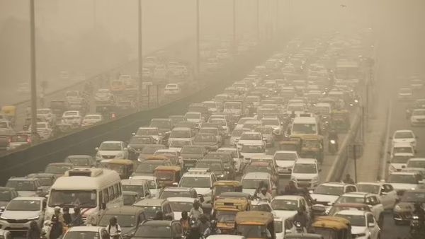 Singapore Issues Safety Alert for Nationals in Delhi Amidst Rising Air Pollution and Health Concerns