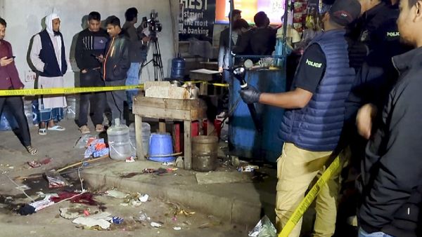 Dhaka Explosion Kills One as Political Crisis Worsens in Bangladesh