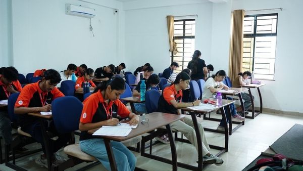 How to Attempt the CLAT 2026 Paper to Maximise Marks: Tips from LegalEdge Experts