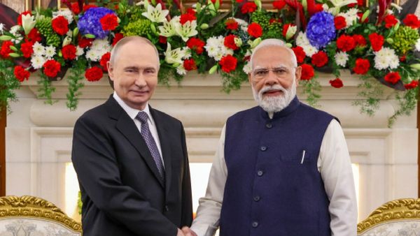 PM Modi Unveils Free 30-Day E-Visa For Russian Visitors in Joint Presser With Putin