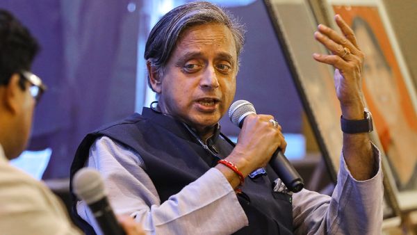 Tharoor Gets Invite To President’s Dinner For Putin, But Rahul Gandhi And Kharge Excluded