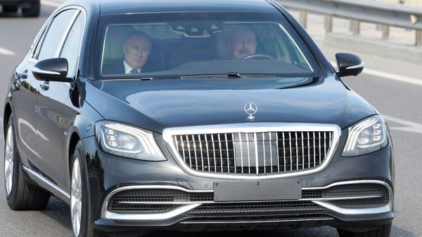 Flying Kremlin and Russian Rolls-Royce: Putin’s Signature Vehicles Steal the Show in India Visit
