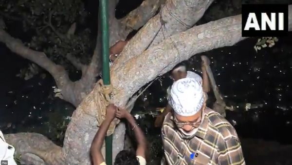 Tension in Thiruparankundram As Residents Protest During Santhanakoodu Festival Flag Hoisting In Madurai