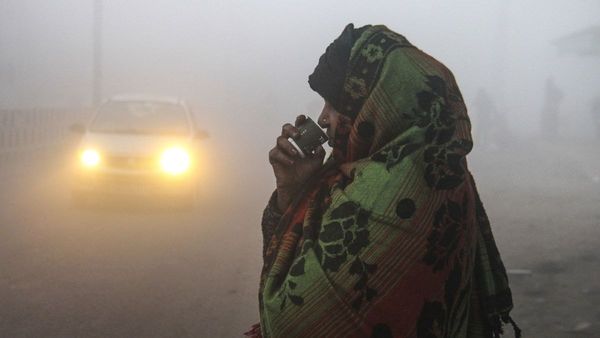 Cold Wave Deepens in NCR, Gurugram Records Bone-Chilling 0.8°C