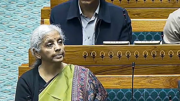 Economic Survey 2025-26 Projects 7.4% GDP Growth, Higher Momentum Seen Ahead of Budget