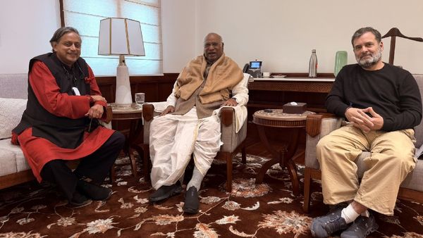 “I Am Not Going Anywhere”: Shashi Tharoor Reaffirms Loyalty to Congress Ahead of Kerala Polls