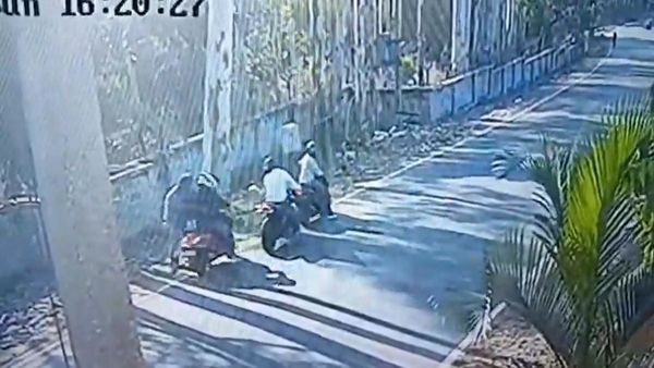 Machete-Wielding Robbers on Two Bikes Loot ₹31.38 Lakh Near Bannerghatta in Broad Daylight