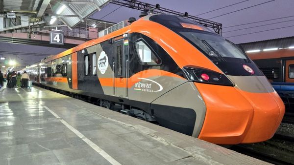 BEML Bengaluru Shifts Vande Bharat Sleeper Timeline; First 10 Rakes Now Expected By August 2026