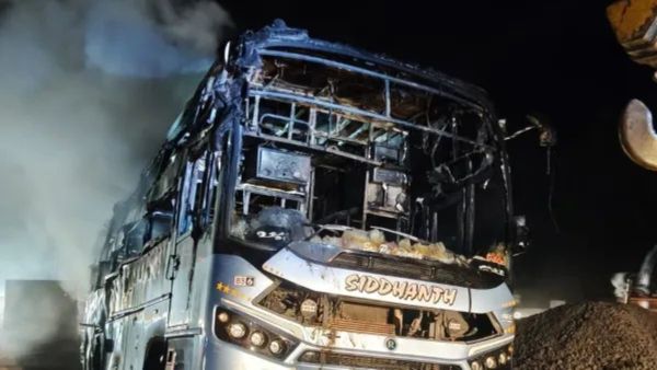Private Bus Catches Fire on NH 48 Near Nelamangala, 40 Passengers Escape Unhurt