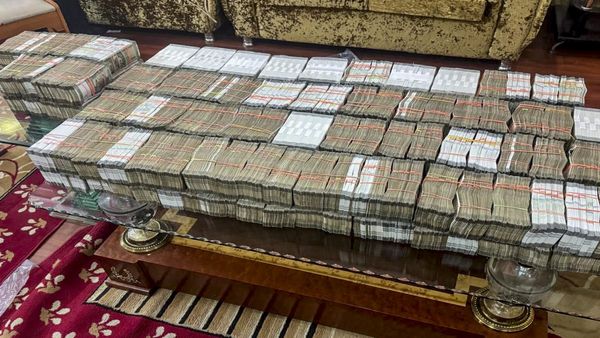 Cash Hits Record ₹40 Lakh Crore, But Digital Payments Dominate Economy