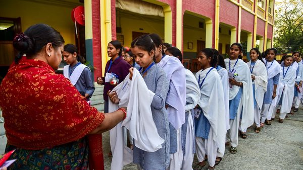 CBSE 10th Class Exams 2026 Today (Feb 25): Science Paper Today, Student Sees New Question Paper Format