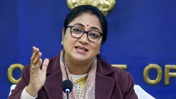 CM Rekha Gupta Launches 75 CM SHRI Schools, Introduces AI-Enabled Classrooms and Skill Labs