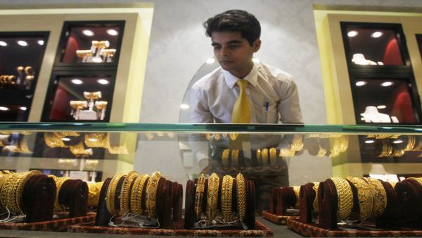 Gold & Silver Price In Mumbai Today: Is It Cheaper Or Costlier On February 4?