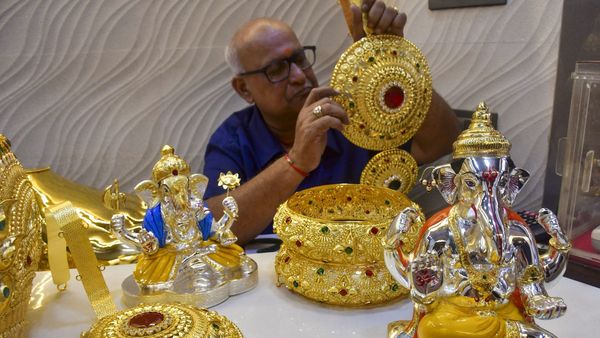 Gold & Silver Prices Slide in Mumbai Today; Check February 2 Rates