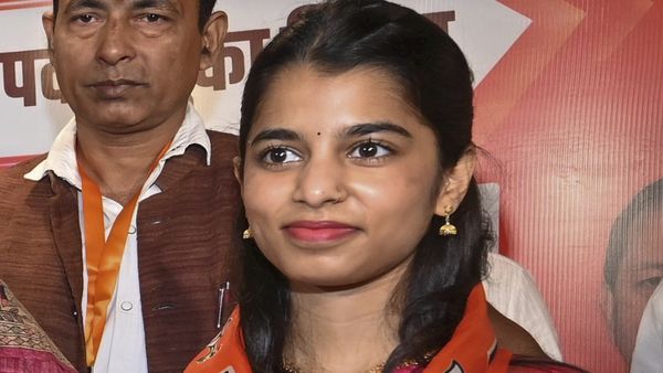 Bihar MLA Maithili Thakur Questions Her Own Health Minister Over Hospitals