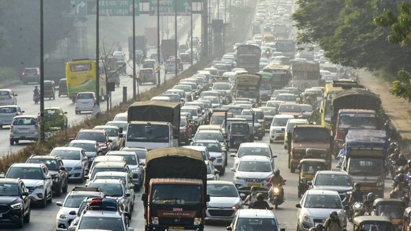 Mumbai Traffic Alert: 13-Hour Heavy Vehicle Ban on WEH Today; Full List of Diversions