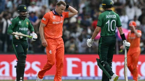 Pakistan Beat Netherlands by 3 Wickets In T20 Wold Cup Opener