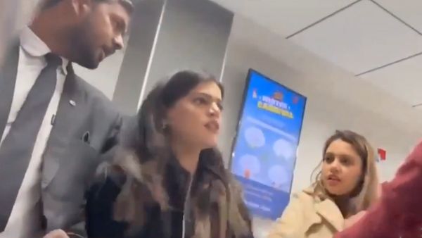 HDFC Bank Viral Video Shows Employee Seen Misbehaving With Customer; Social Media Reacts