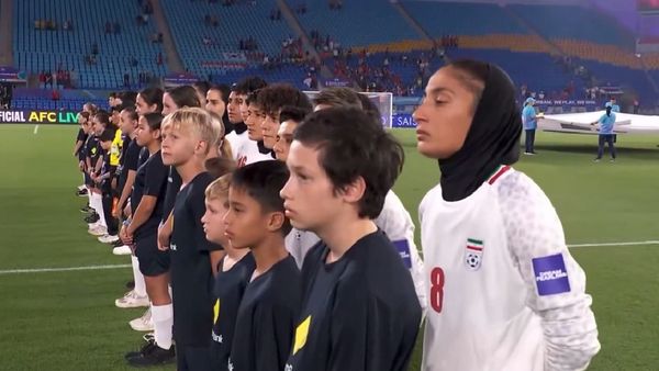 Iran Footballers Stay Silent During National Anthem Ahead of Tournament Kickoff