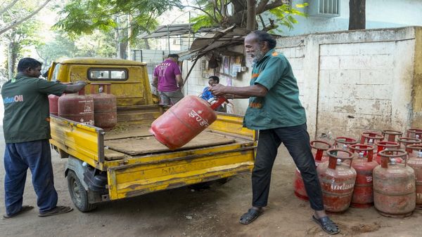 LPG Shortage: Restaurants Across Kerala Face Mass Shutdown
