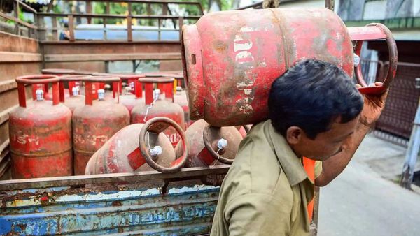 Restaurants And Hotels Likely To Shutdown Amid LPG Supply Crunch Due To Iran War
