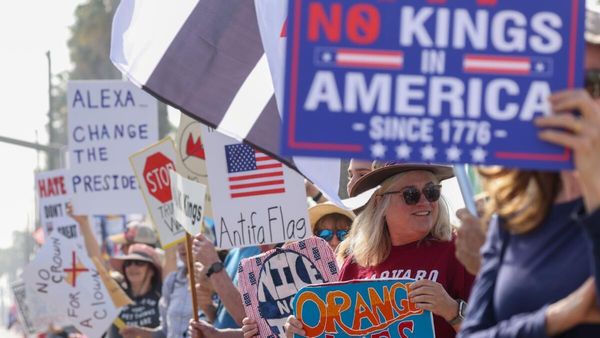 “No Kings” Movement Rallies Nationwide as Protesters Challenge Trump Agenda
