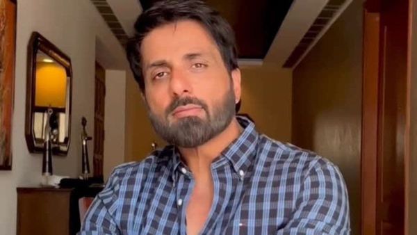 Sonu Sood Offers Free Accommodation To Travellers Stranded In Dubai Amid Middle East Crisis