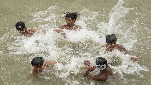 Tamil Nadu Weather: 17 Districts Cross 32°C, Karur Tops at 36.5°C