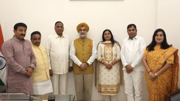 BJP MPs Meet L-G Taranjit Singh Sandhu, Assure To Work Together For A 'Viksit Delhi'