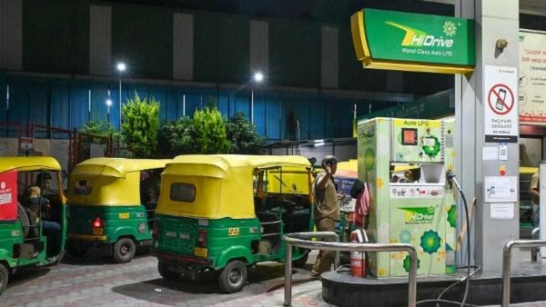 Bengaluru Auto Strike on April 10? Long Queues At Re-Filling Stations, LPG Bunk Shut, Drivers Struggle
