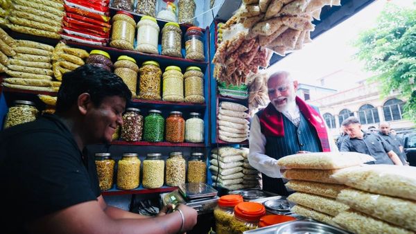 Who Is PM Modi’s Jhalmuri Vendor? Vikram Shaw Or Deepak Kumar - Mystery Deepens After Two Claims