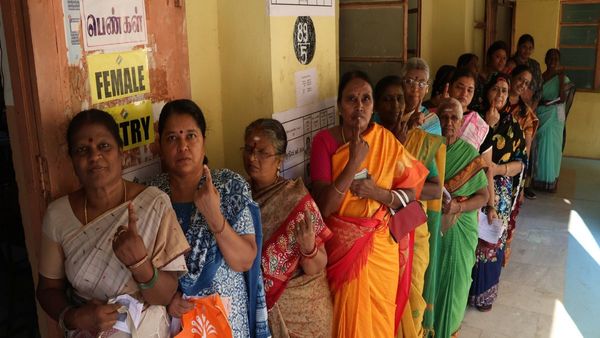 High Voter Turnout In Bengal Phase 1: Over 62% By 1 PM, Key Trends Emerge Across Districts