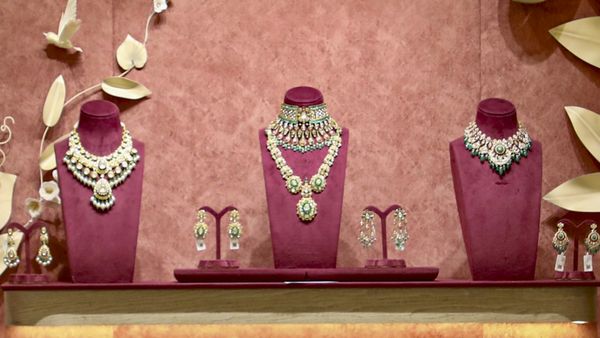 Chennai Gold Rate Today - April 25: 22K Around ₹14120; Know Which Jewellery Shop Offers Gold At Cheaper Price