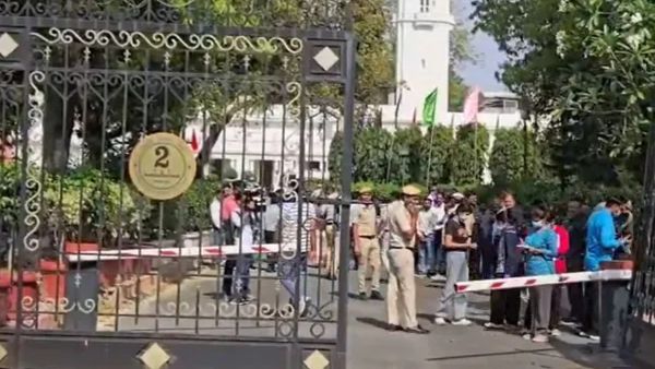 Car Breaches Security at Delhi Assembly, Unidentified Man Places A Bouquet; Flees Scene