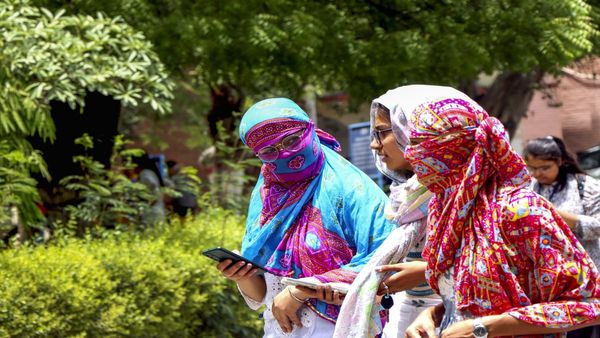 Tamil Nadu Weather: Chennai to Get Moderate Rain; Erode Sizzles At 40.0°C