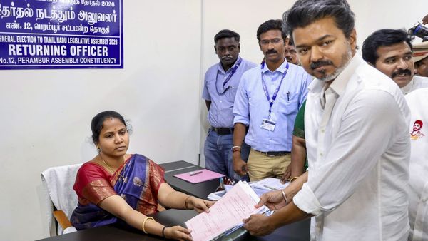 Affidavit Mismatch: Could a 2025 Madurai Case Disqualify Vijay From Perambur Race?