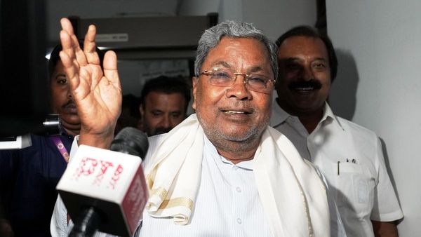 Karnataka Governor Gehlot Accepts Siddaramaiah's Resignation, Dissolves Cabinet