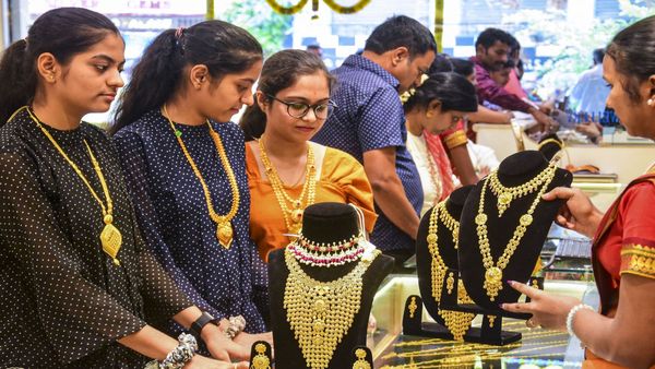 Chennai Gold Price Today: Yellow Metal Continues To Shine Above Rs 14,400 Per Gram In Jewellery Stores