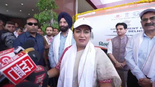 CM Rekha Gupta Flags Off 13 Mobile Heat Relief Units Across Delhi Amid Heatwave